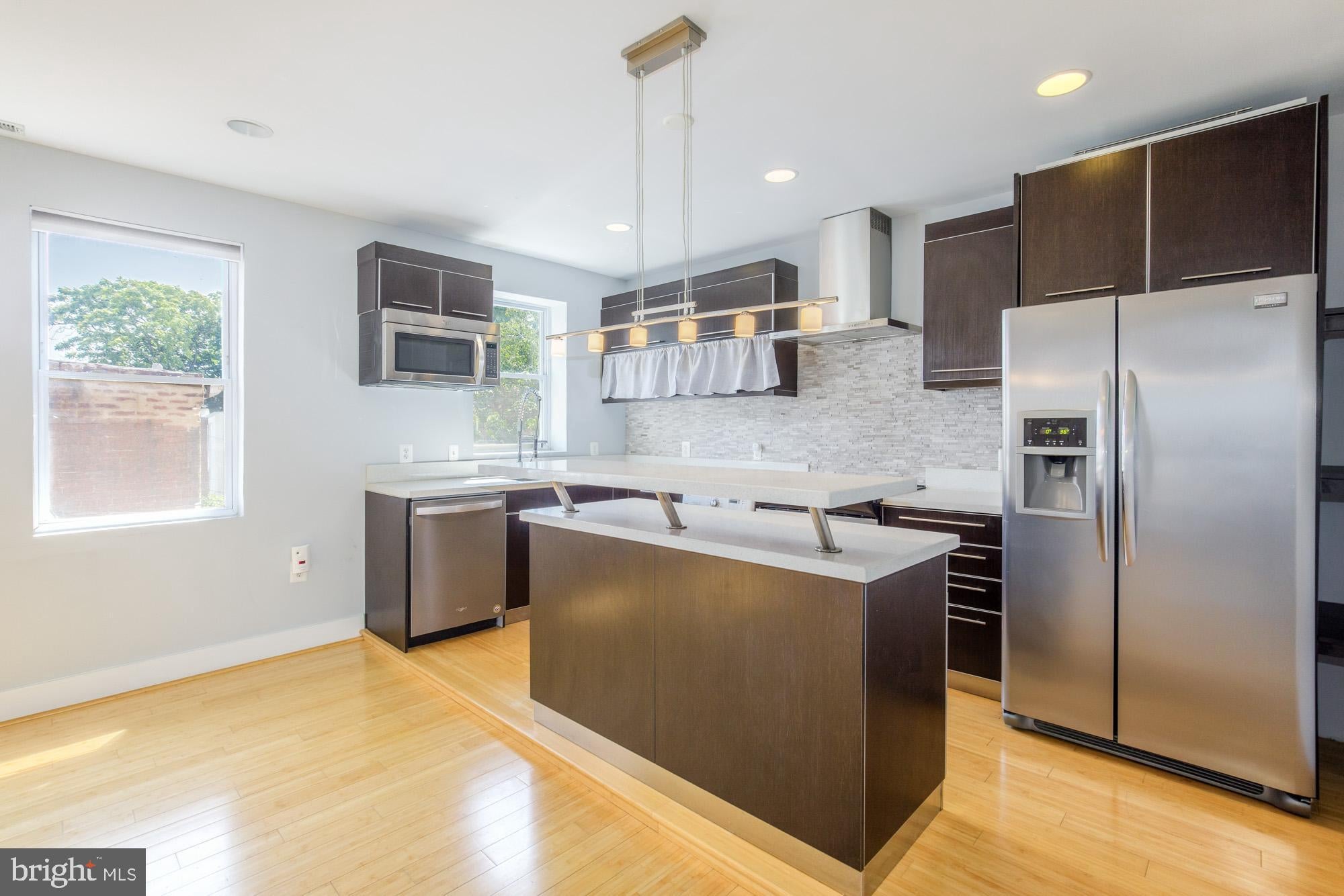 1409 G STREET NE 23