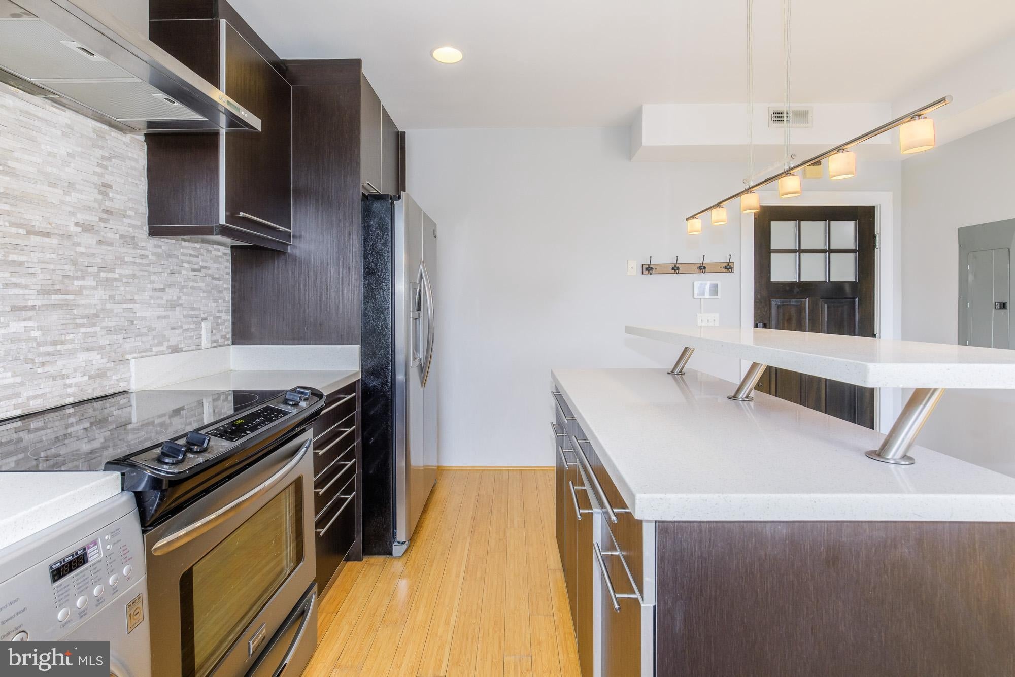 1409 G STREET NE 23