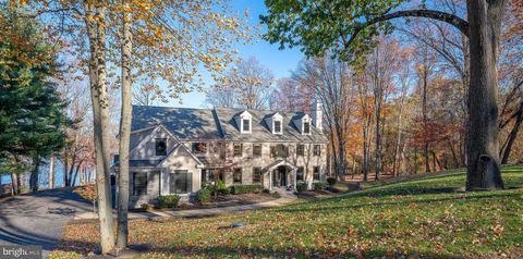 Photo of 2236 E Deerfield Drive, MEDIA, PA 19063 (MLS # PADE2105170)