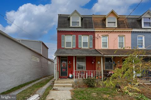 318 E LIBERTY STREET LANCASTER PA 17602