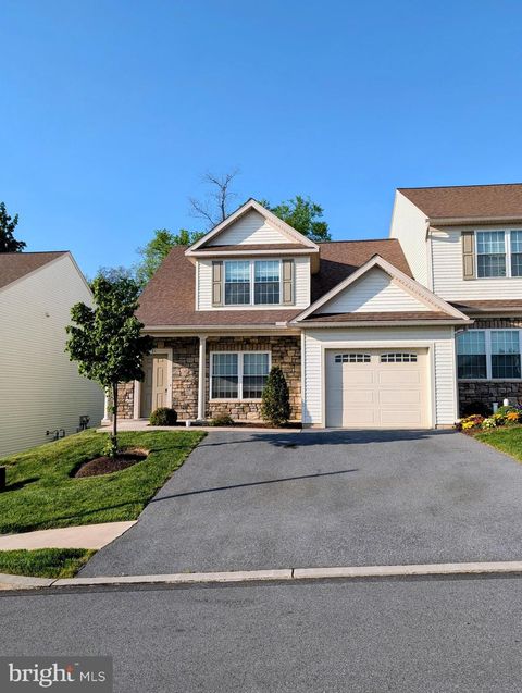 Photo of 31 Maize Circle, ELIZABETHTOWN, PA 17022 (MLS # PALA2086254)