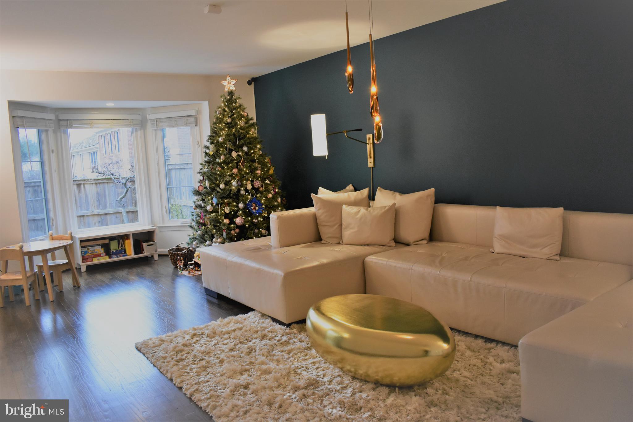 MANOR VILLAGE - Residential Lease