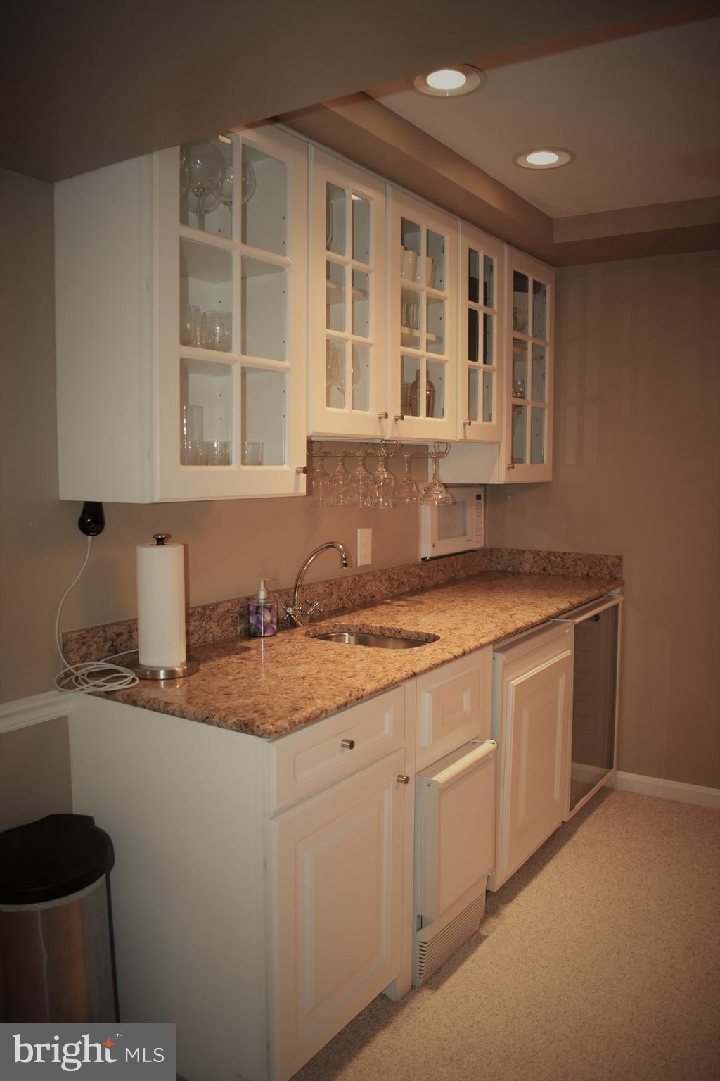 MANOR VILLAGE - Residential Lease