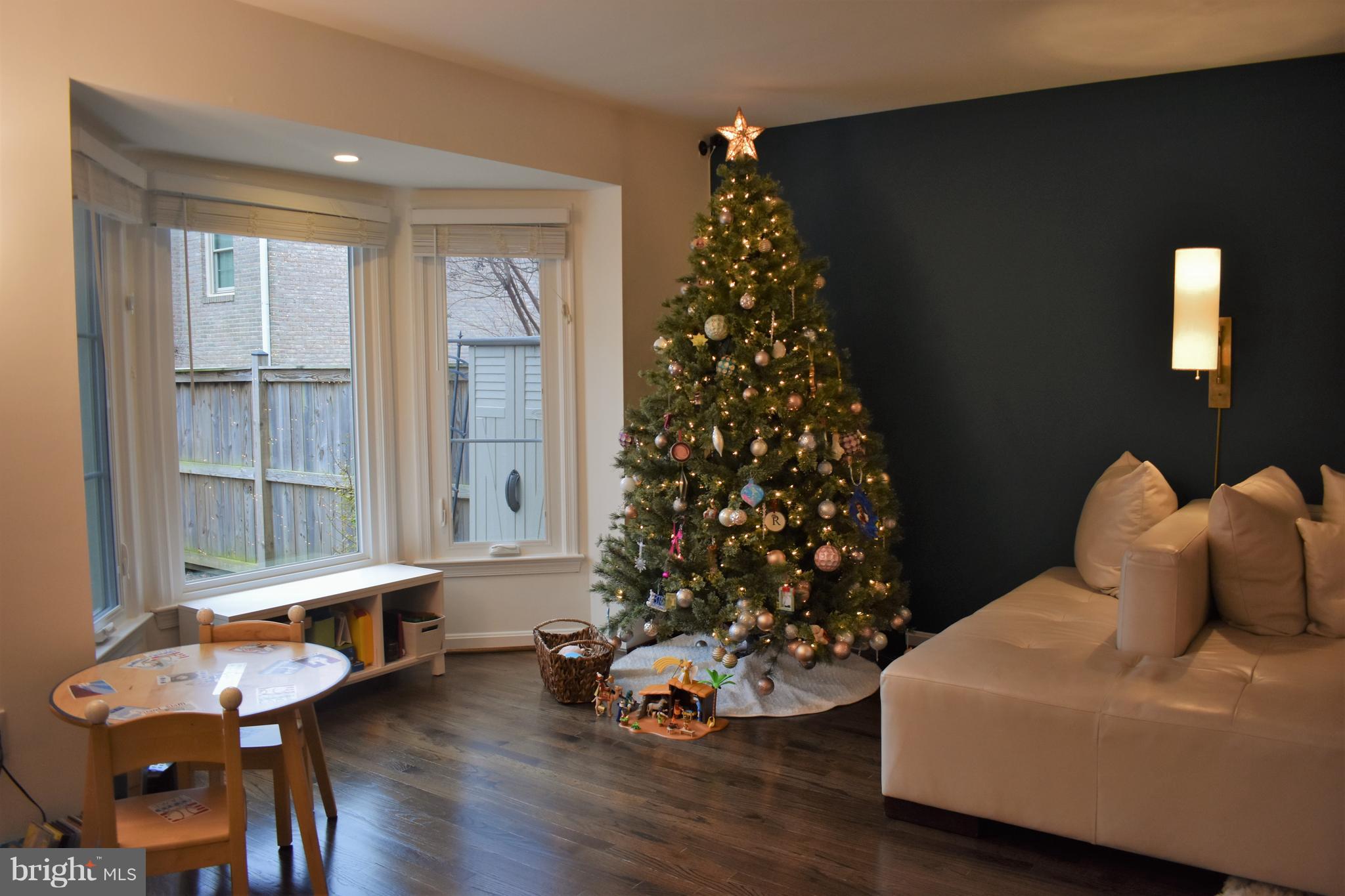 MANOR VILLAGE - Residential Lease