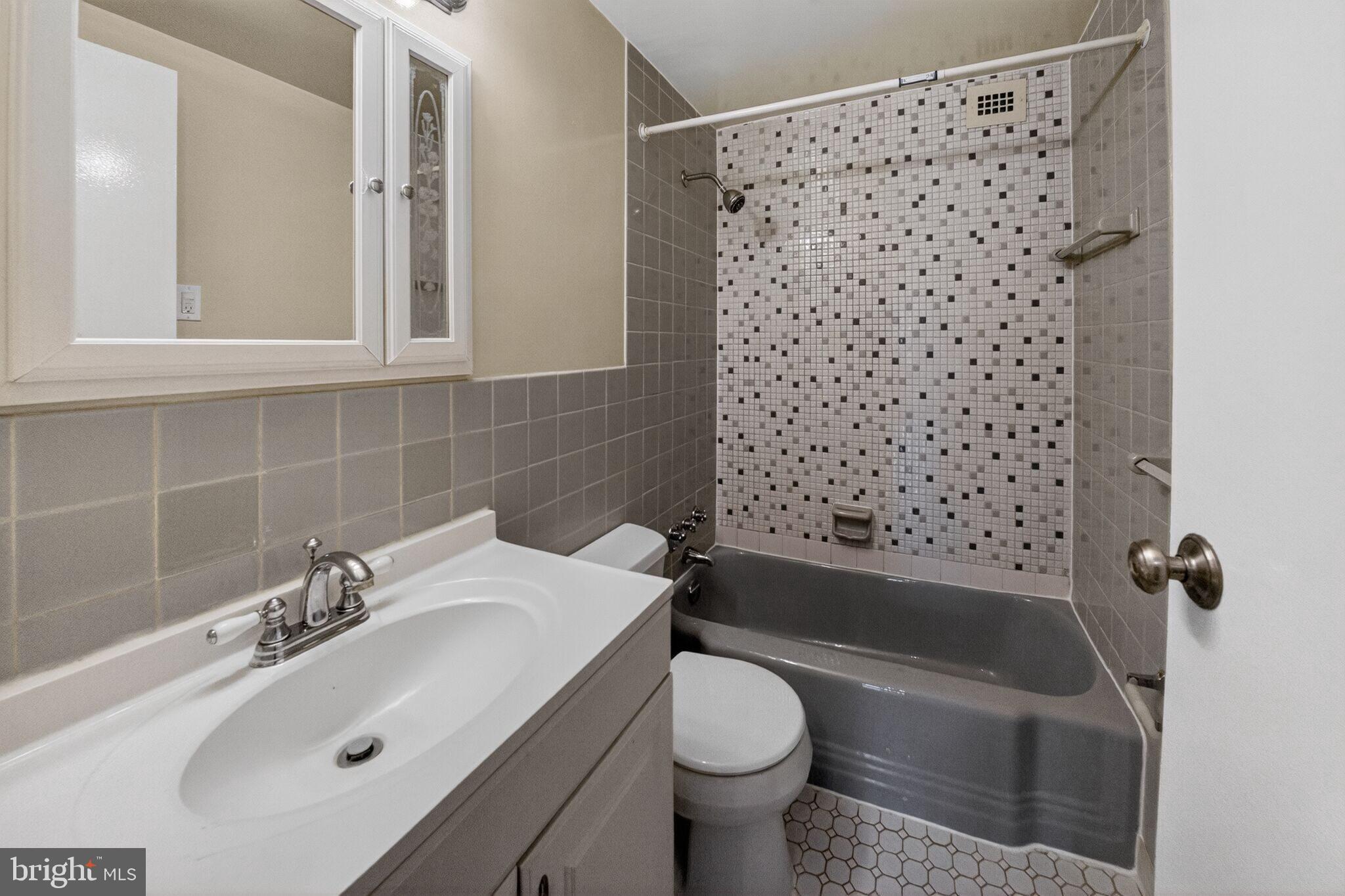 5406 CONNECTICUT AVENUE NW 608