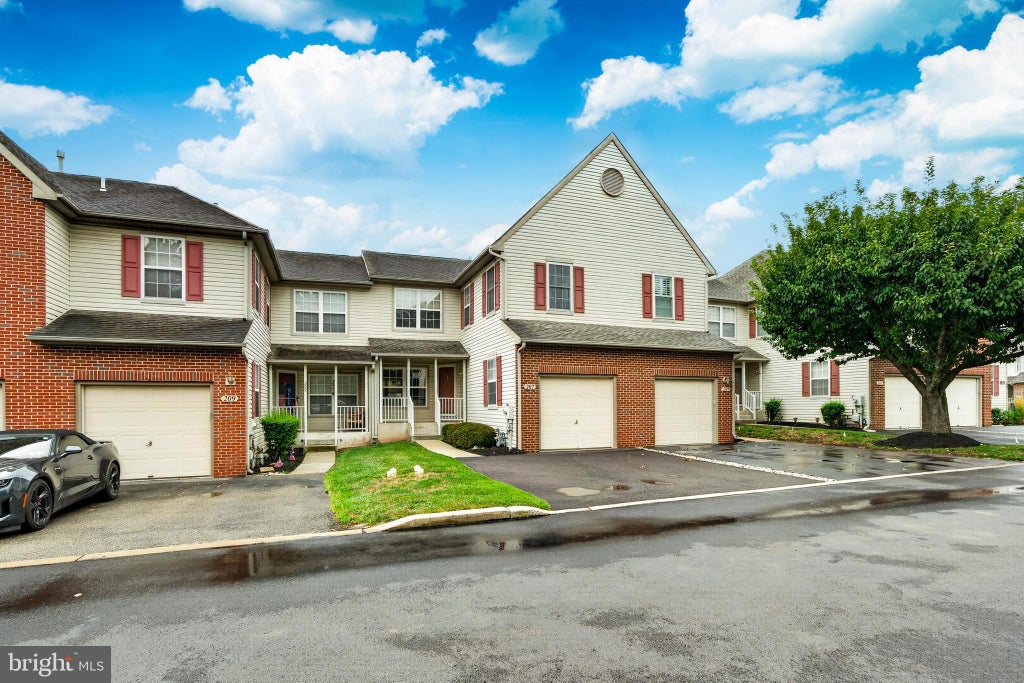 Photo of 207 Weiser Pl #1803, COLLEGEVILLE, PA 19426 (MLS # PAMC2189494)