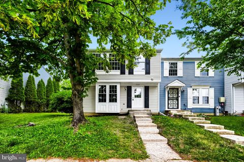 Townhouse For Sale - 2254 Riding Crop Way<br/> WINDSOR MILL, MD 21244