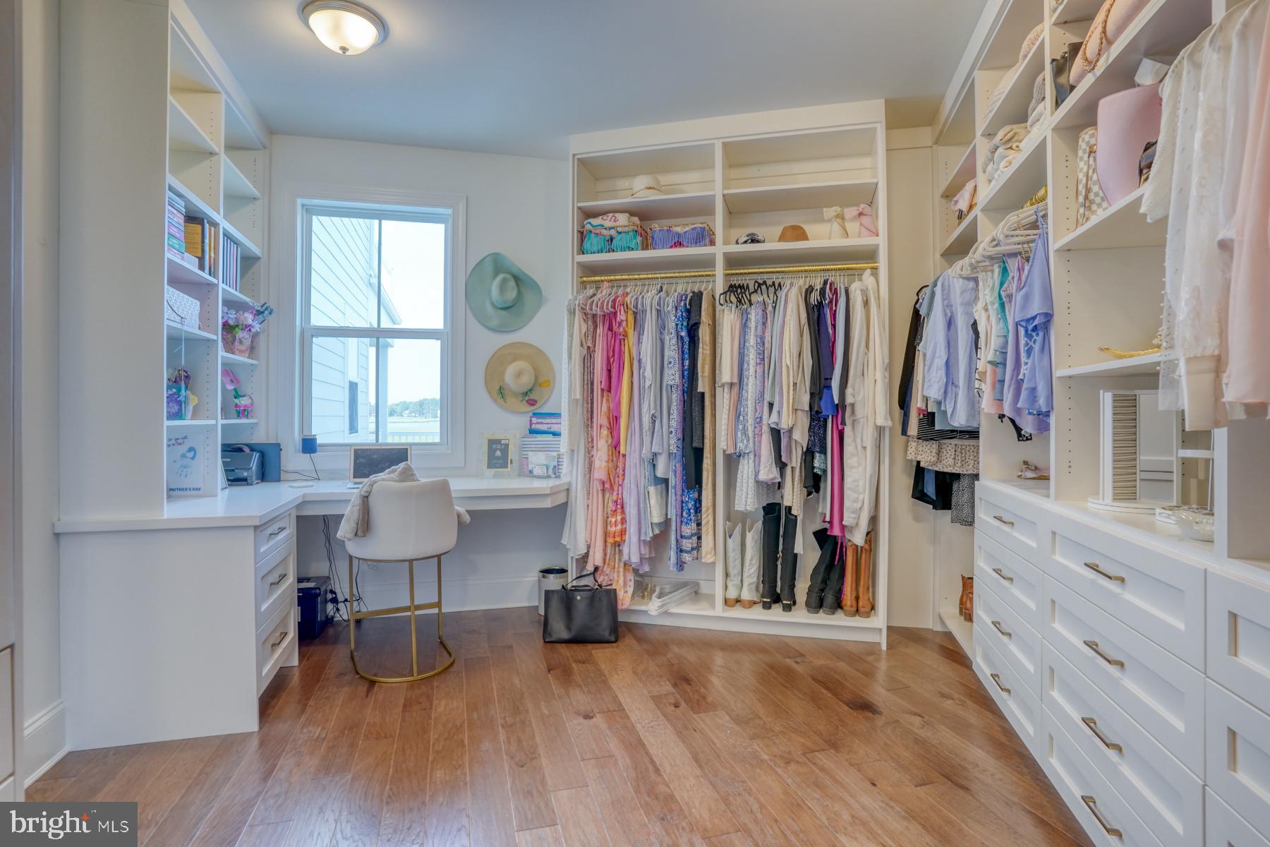 WATERVIEW ON LOVE CREEK - Residential