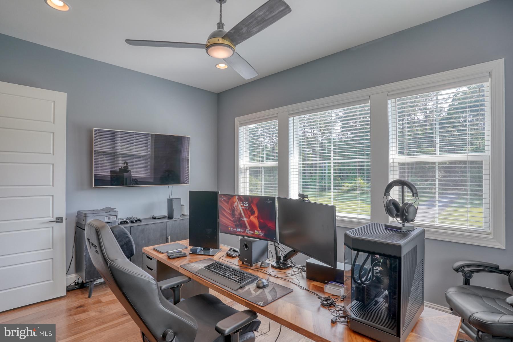 WATERVIEW ON LOVE CREEK - Residential