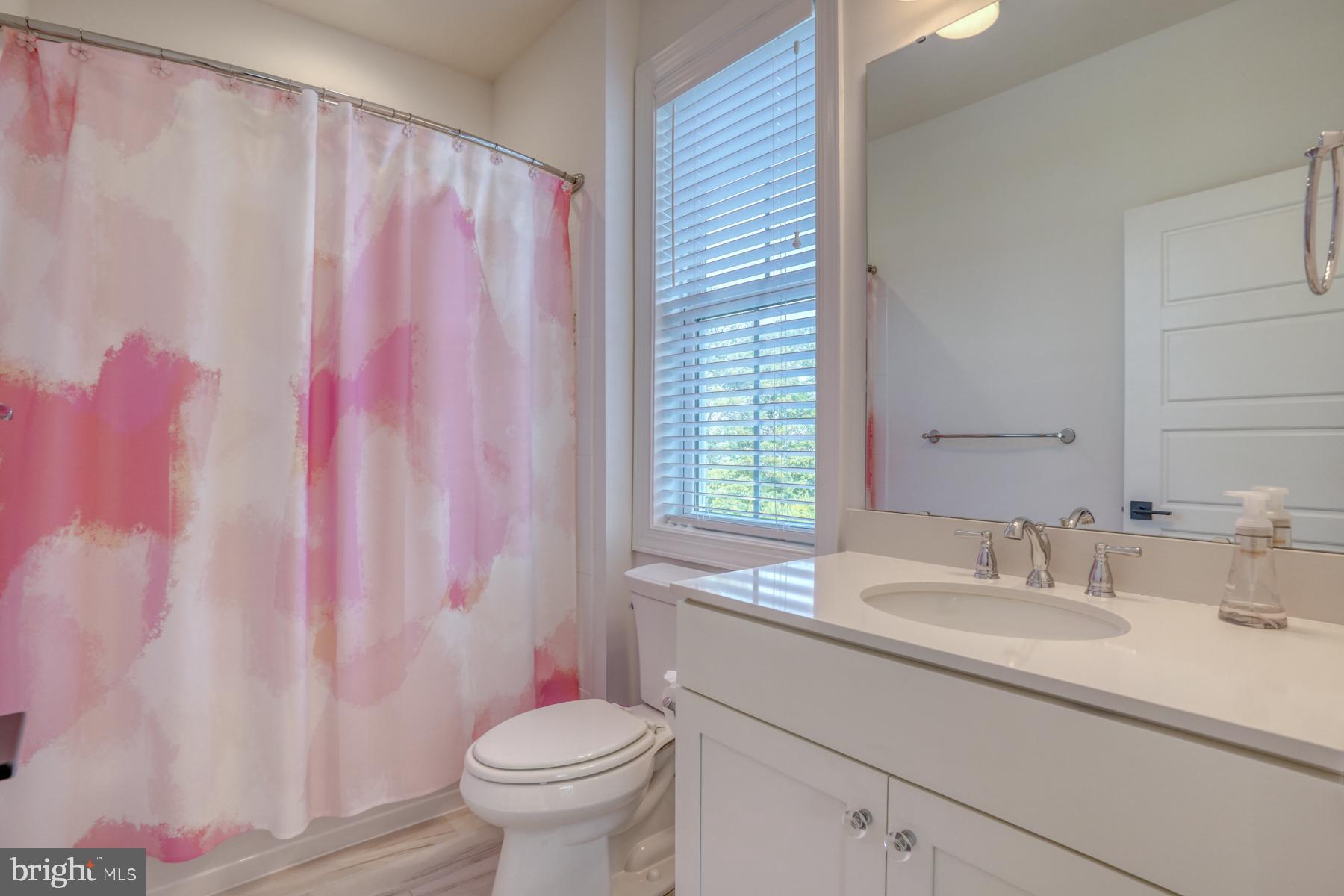 WATERVIEW ON LOVE CREEK - Residential