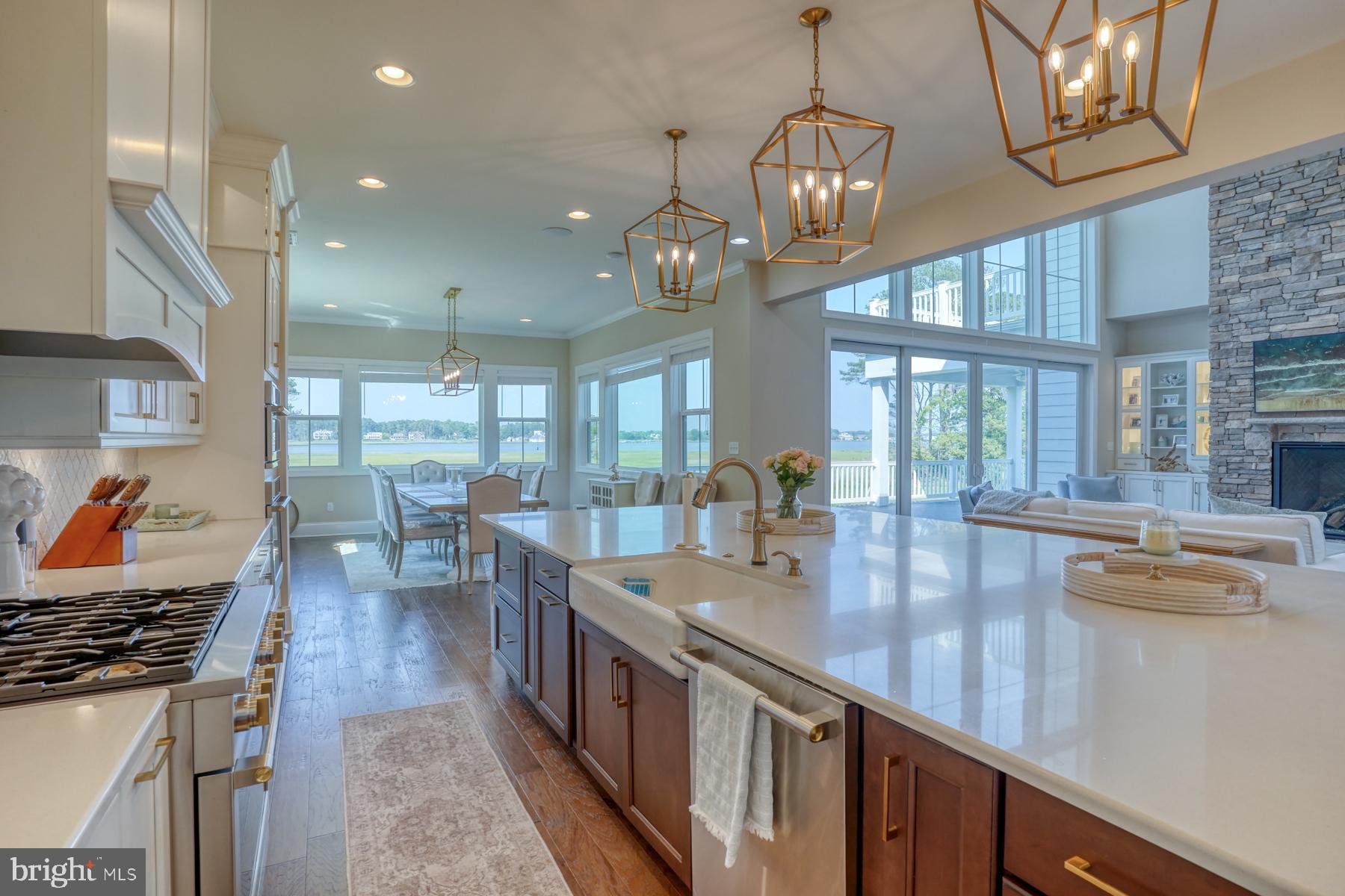 WATERVIEW ON LOVE CREEK - Residential