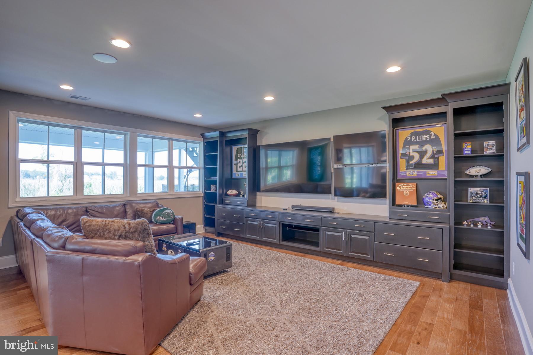 WATERVIEW ON LOVE CREEK - Residential