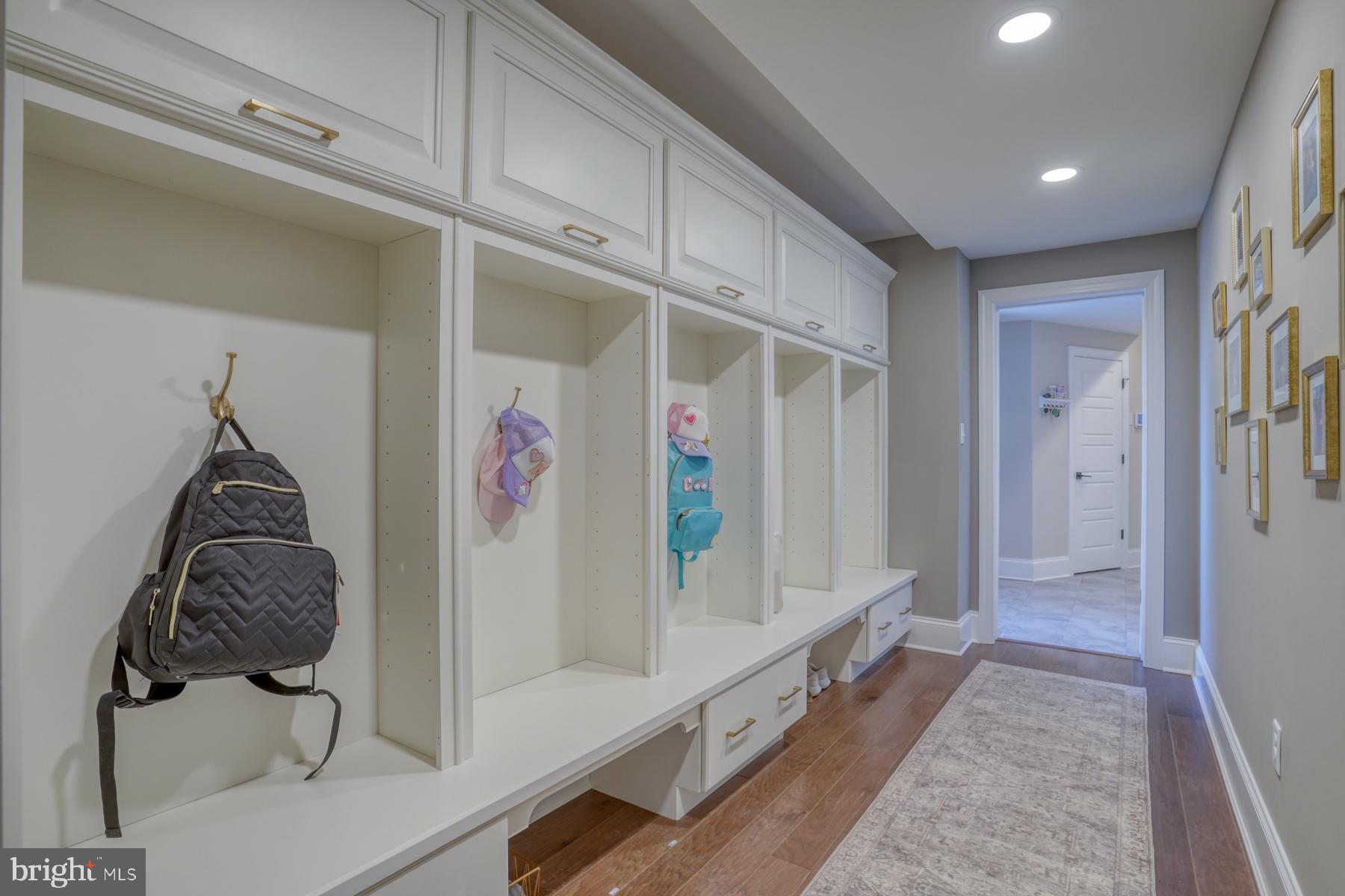 WATERVIEW ON LOVE CREEK - Residential