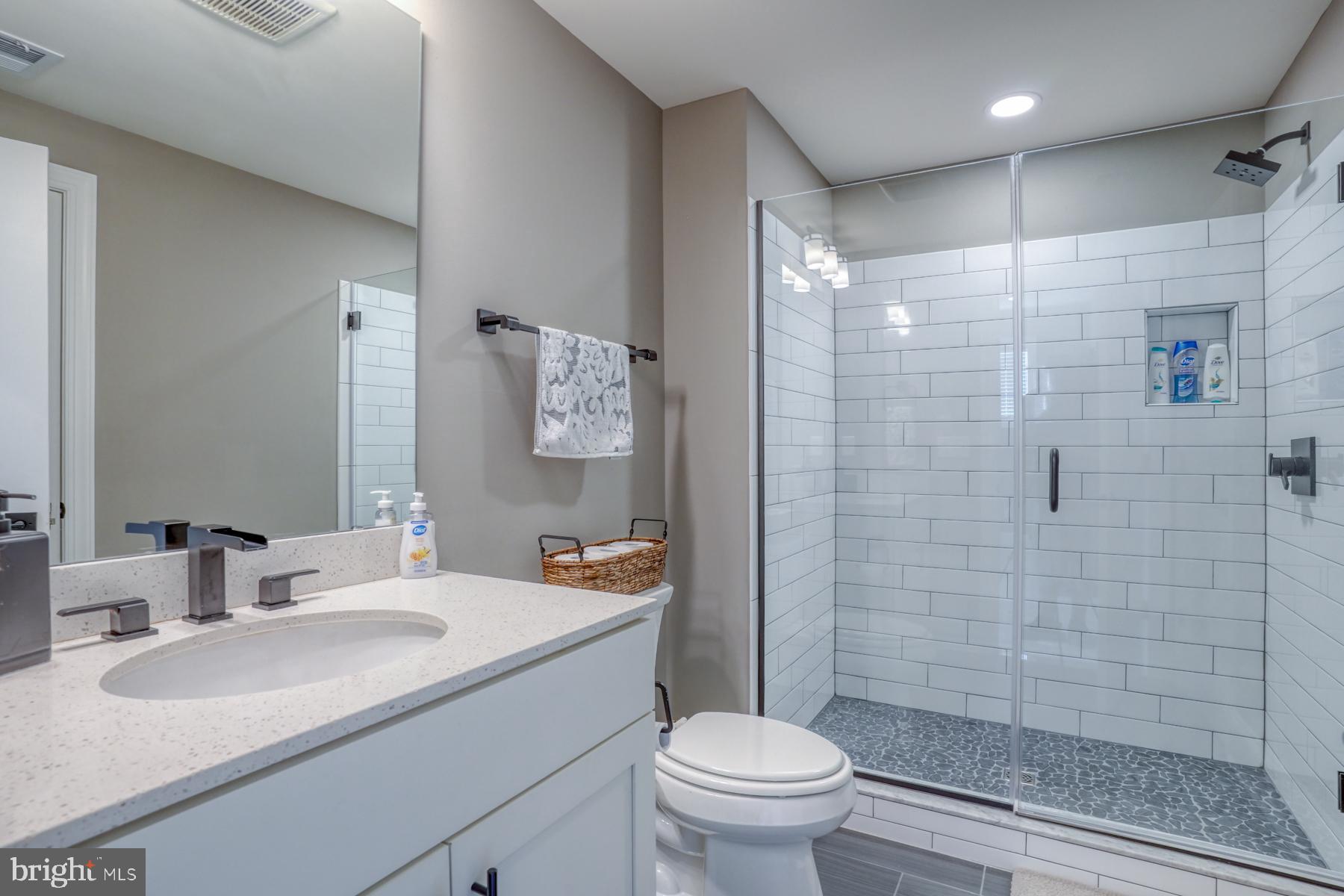 WATERVIEW ON LOVE CREEK - Residential