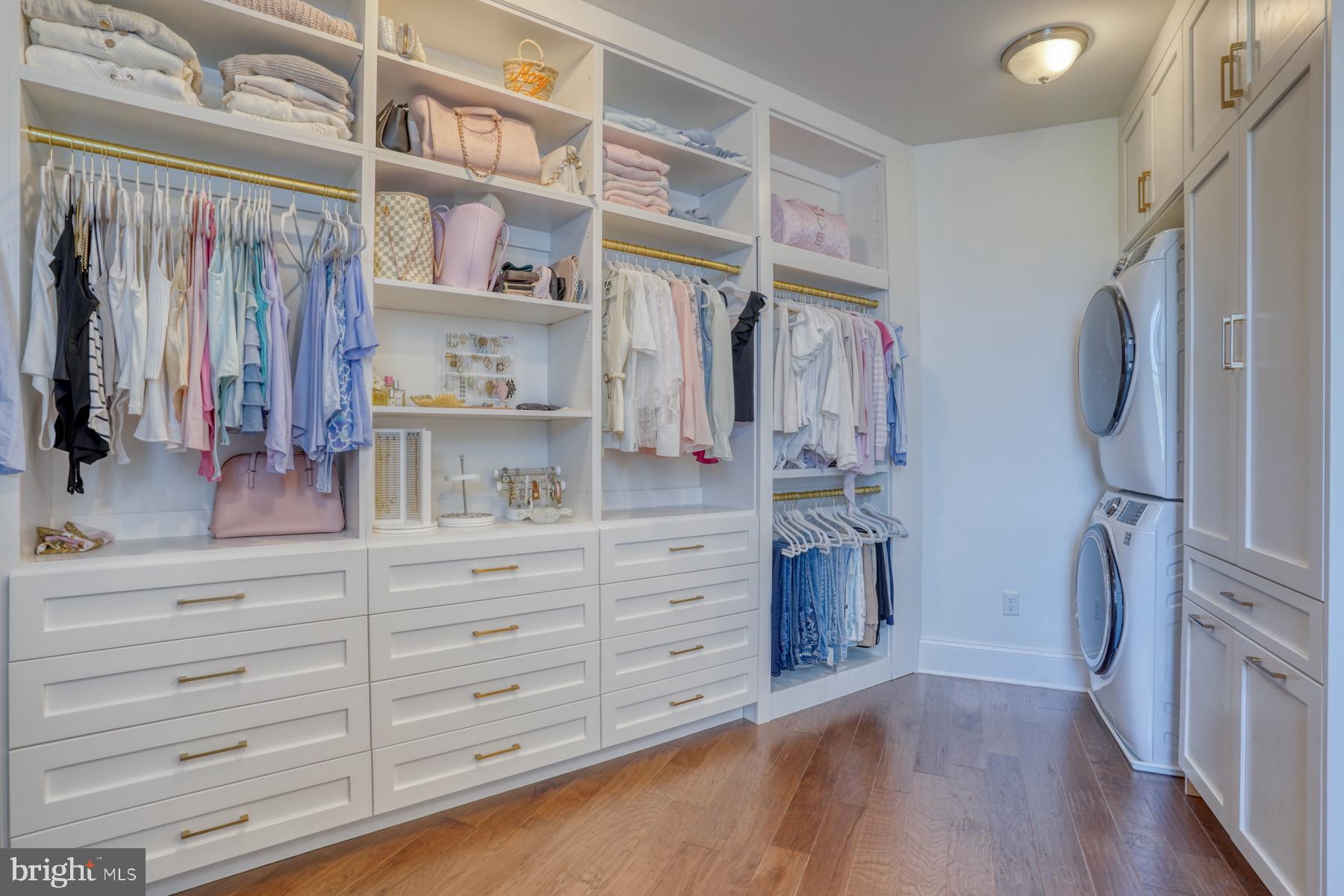 WATERVIEW ON LOVE CREEK - Residential