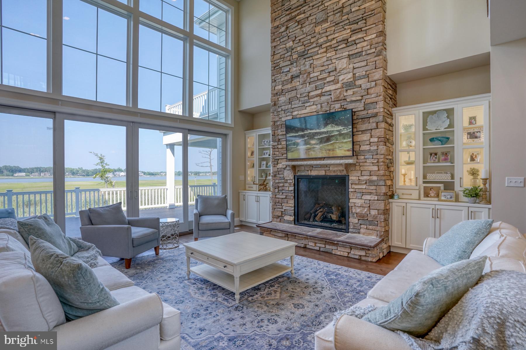 WATERVIEW ON LOVE CREEK - Residential