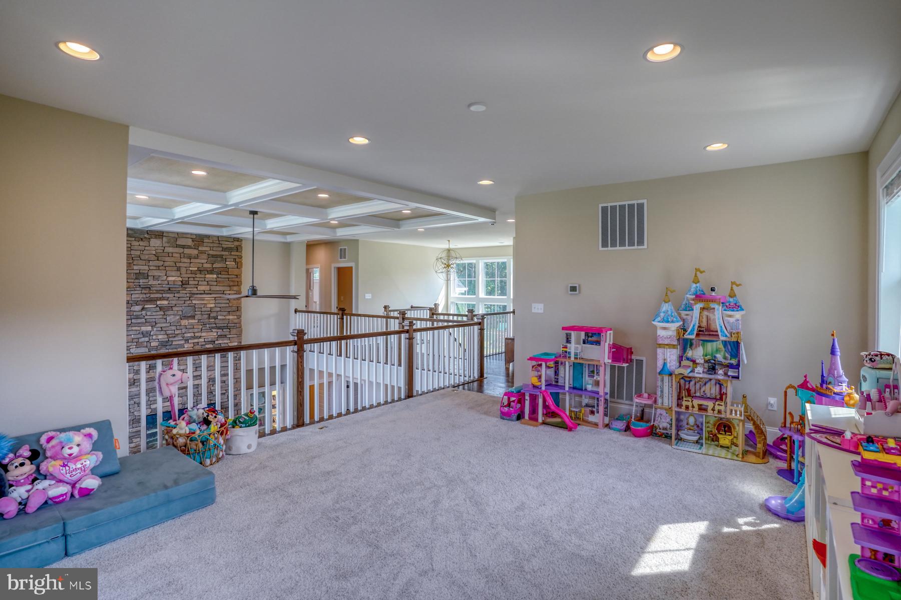 WATERVIEW ON LOVE CREEK - Residential