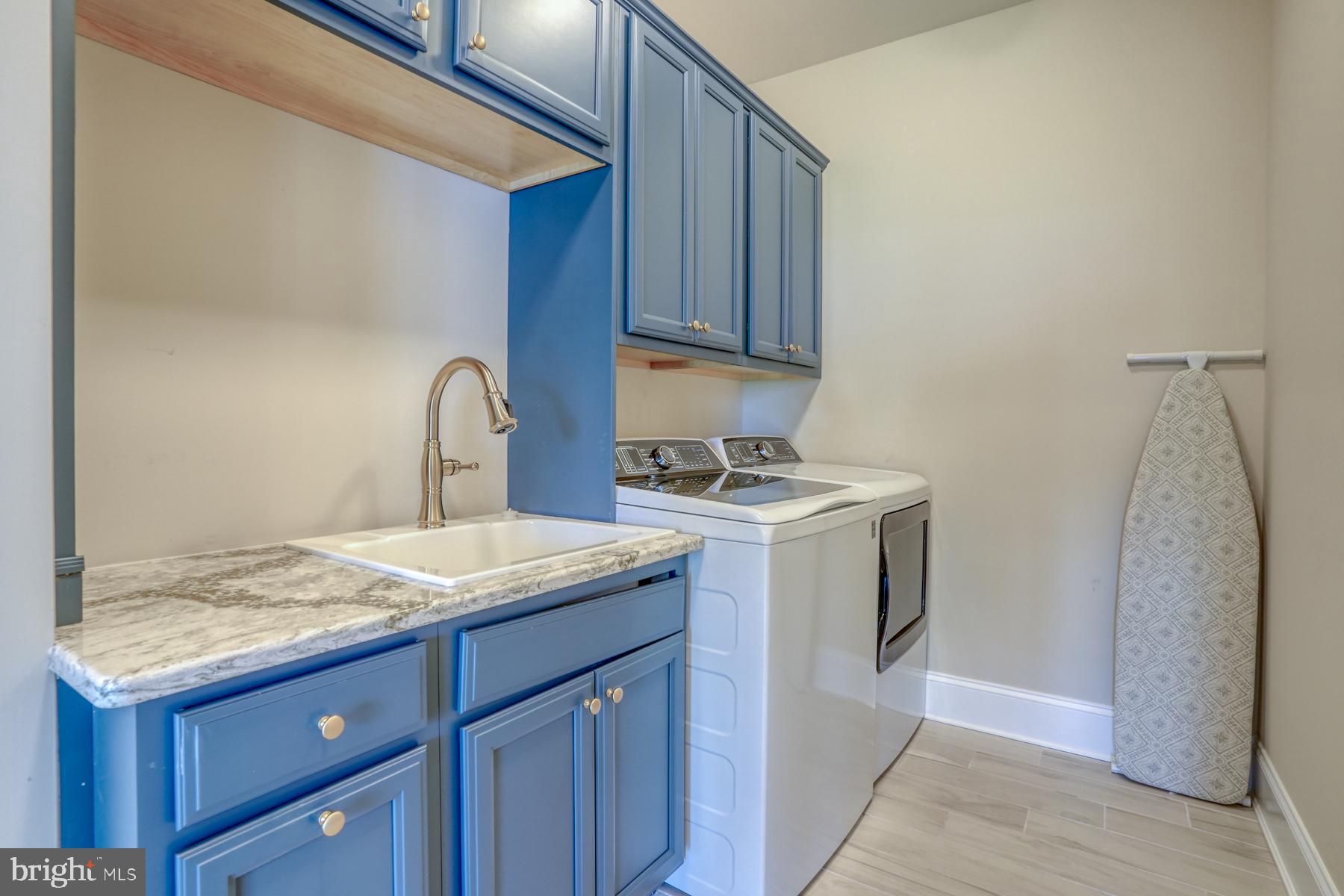 WATERVIEW ON LOVE CREEK - Residential