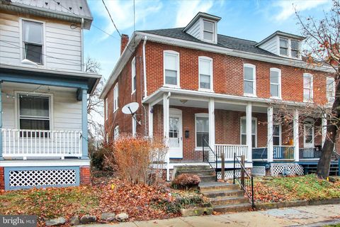 Townhouse For Sale - 44 E Water Street<br/> GETTYSBURG, PA 17325