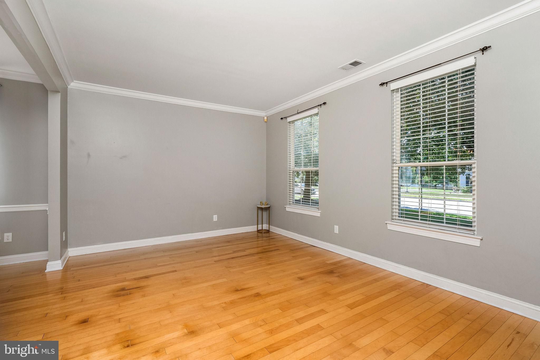 412 DENOW ROAD