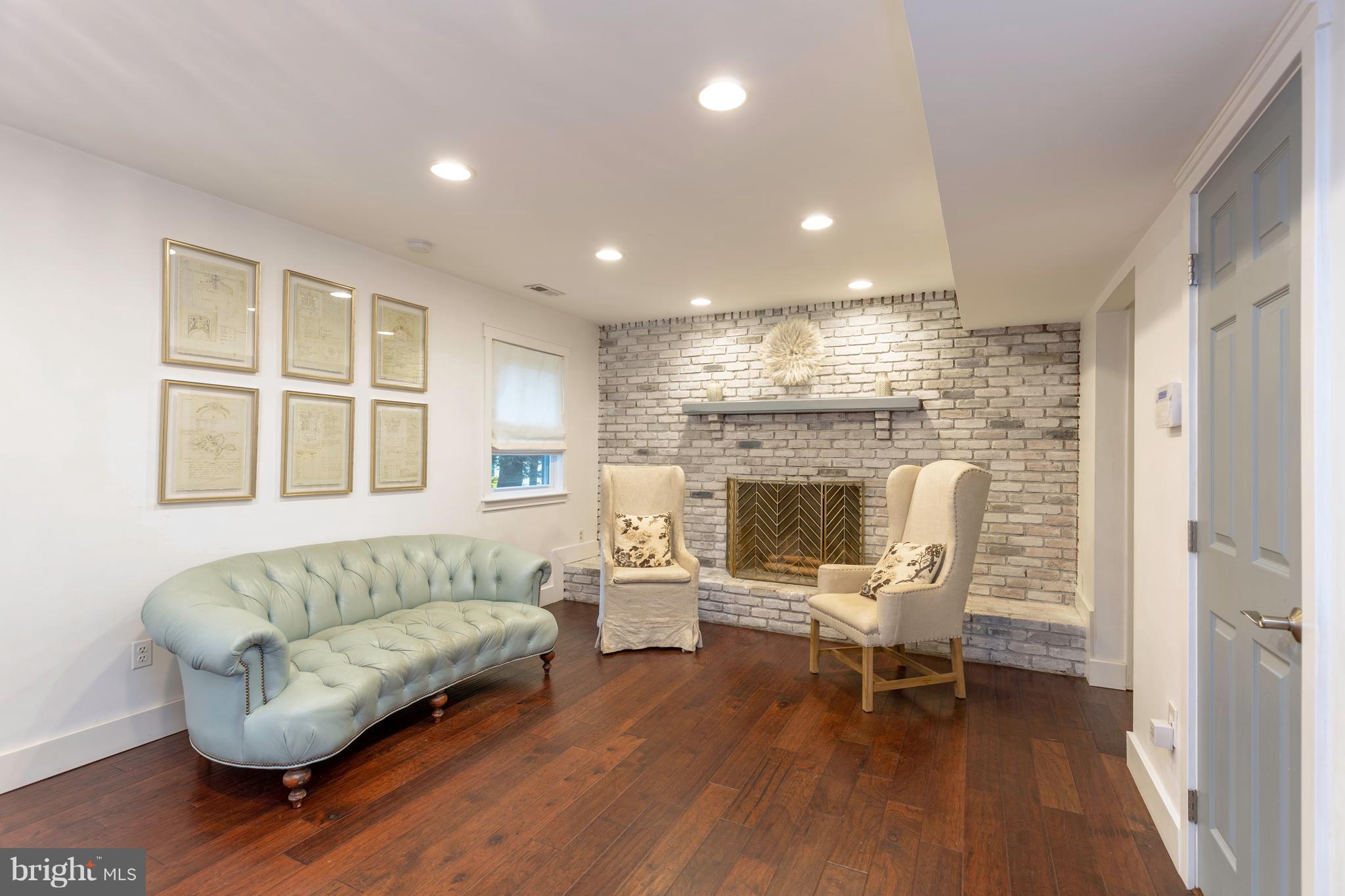 COOL POND - Residential