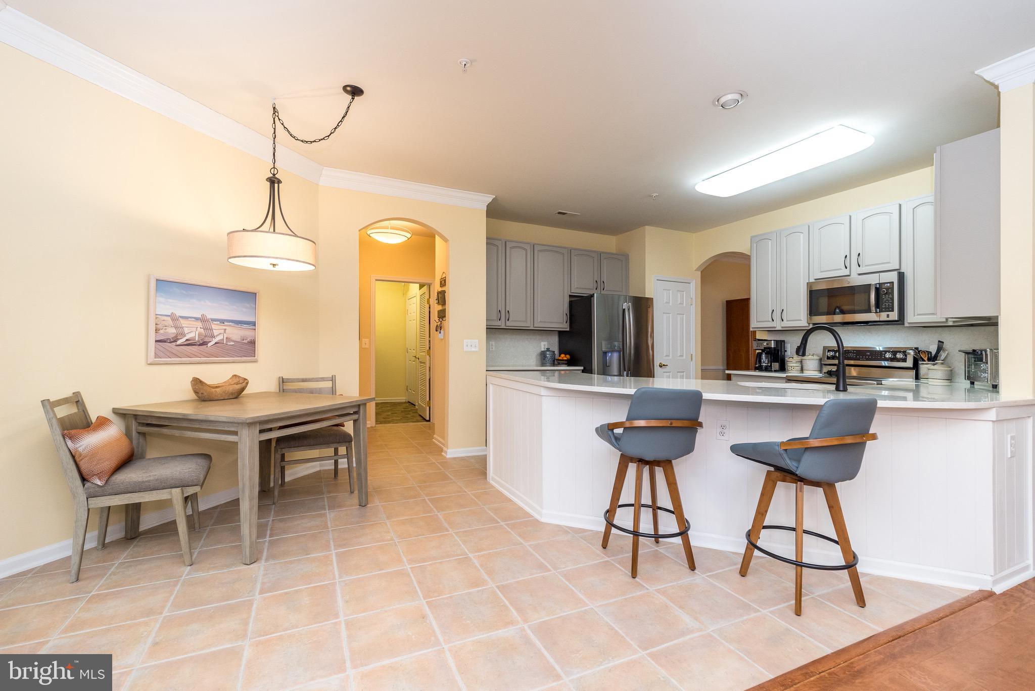 HERITAGE CR ESTS - Residential