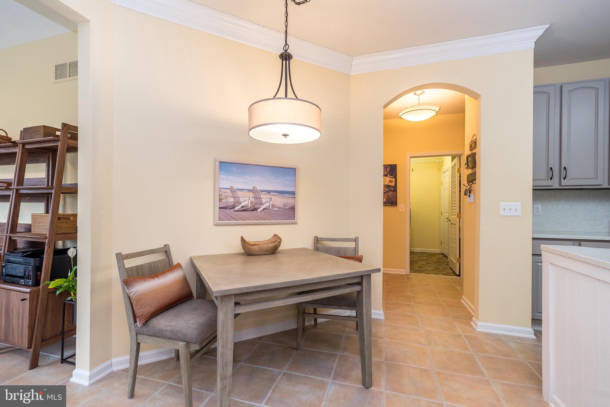 HERITAGE CR ESTS - Residential