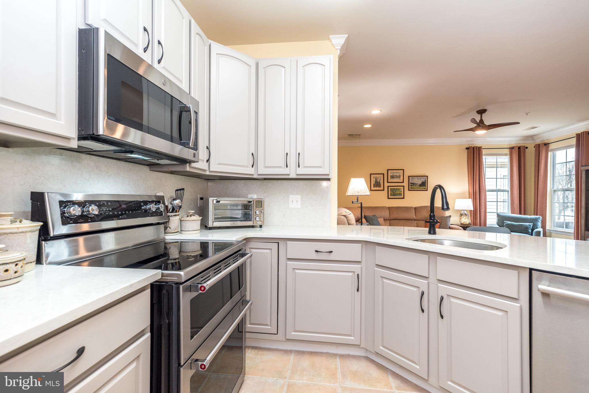 HERITAGE CR ESTS - Residential