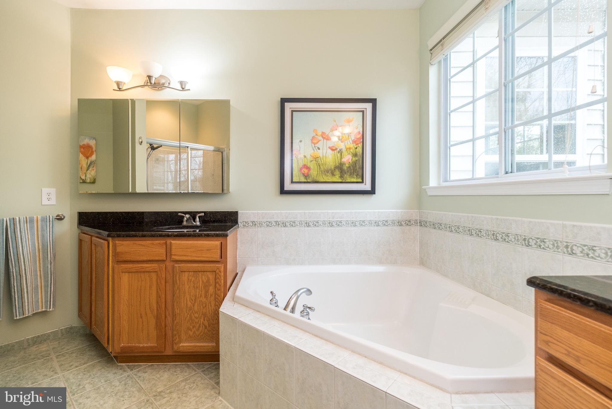 HERITAGE CR ESTS - Residential