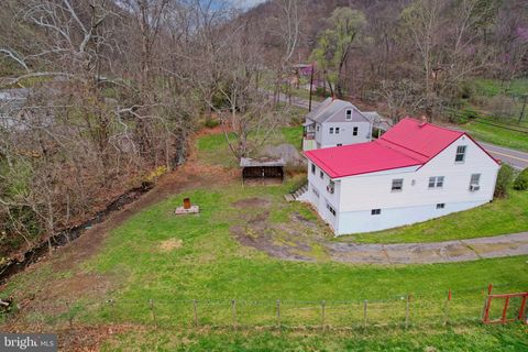 159 ROCKET CENTER SHORT GAP WV 26726