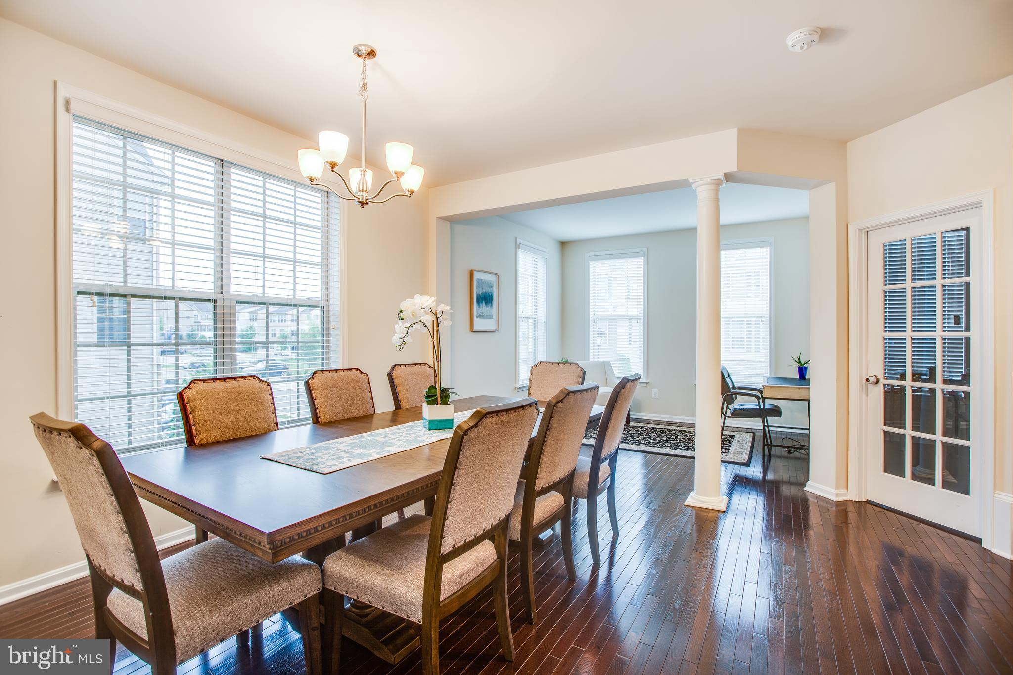 LYNDAM HILL - Residential