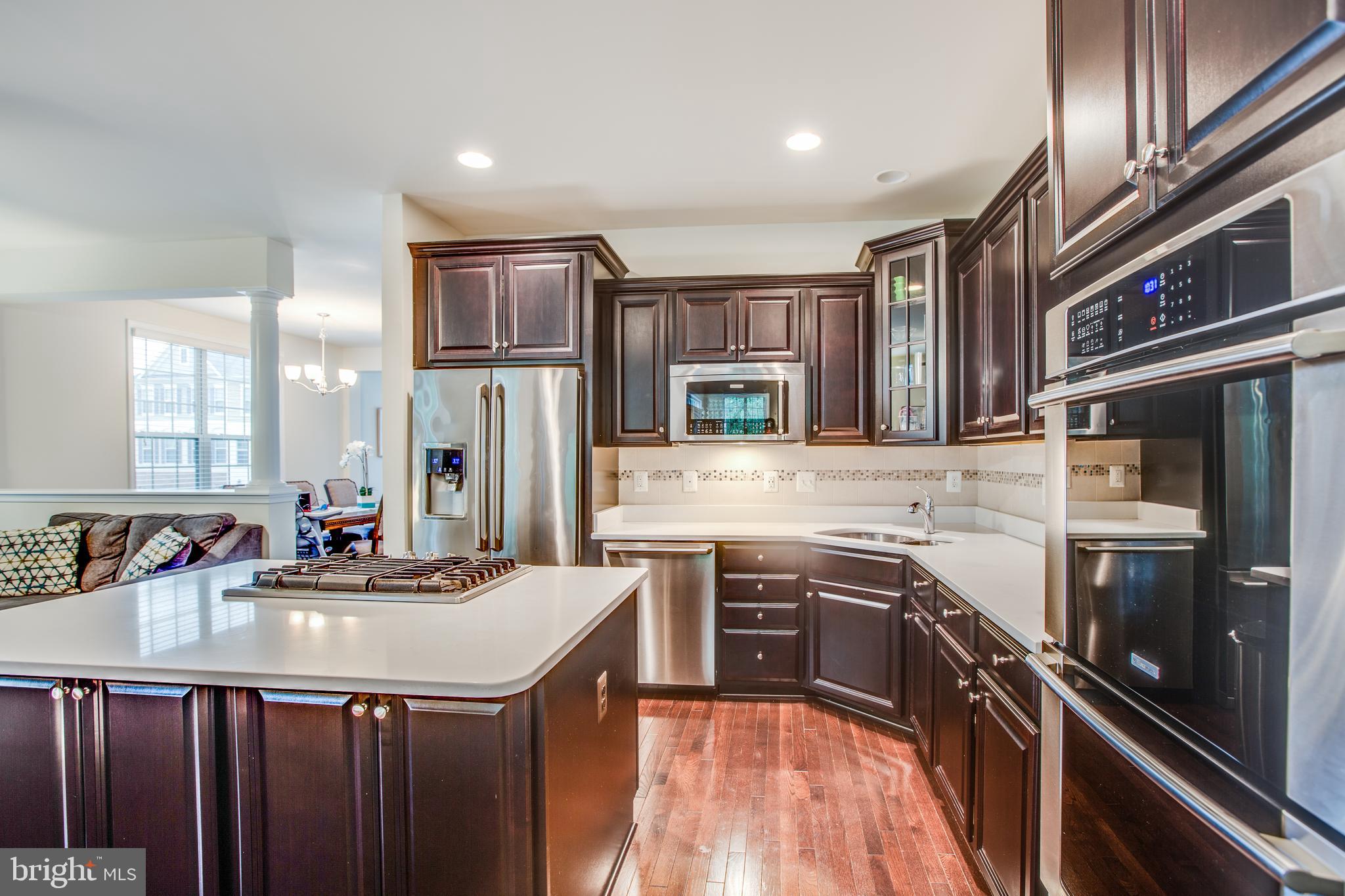 LYNDAM HILL - Residential