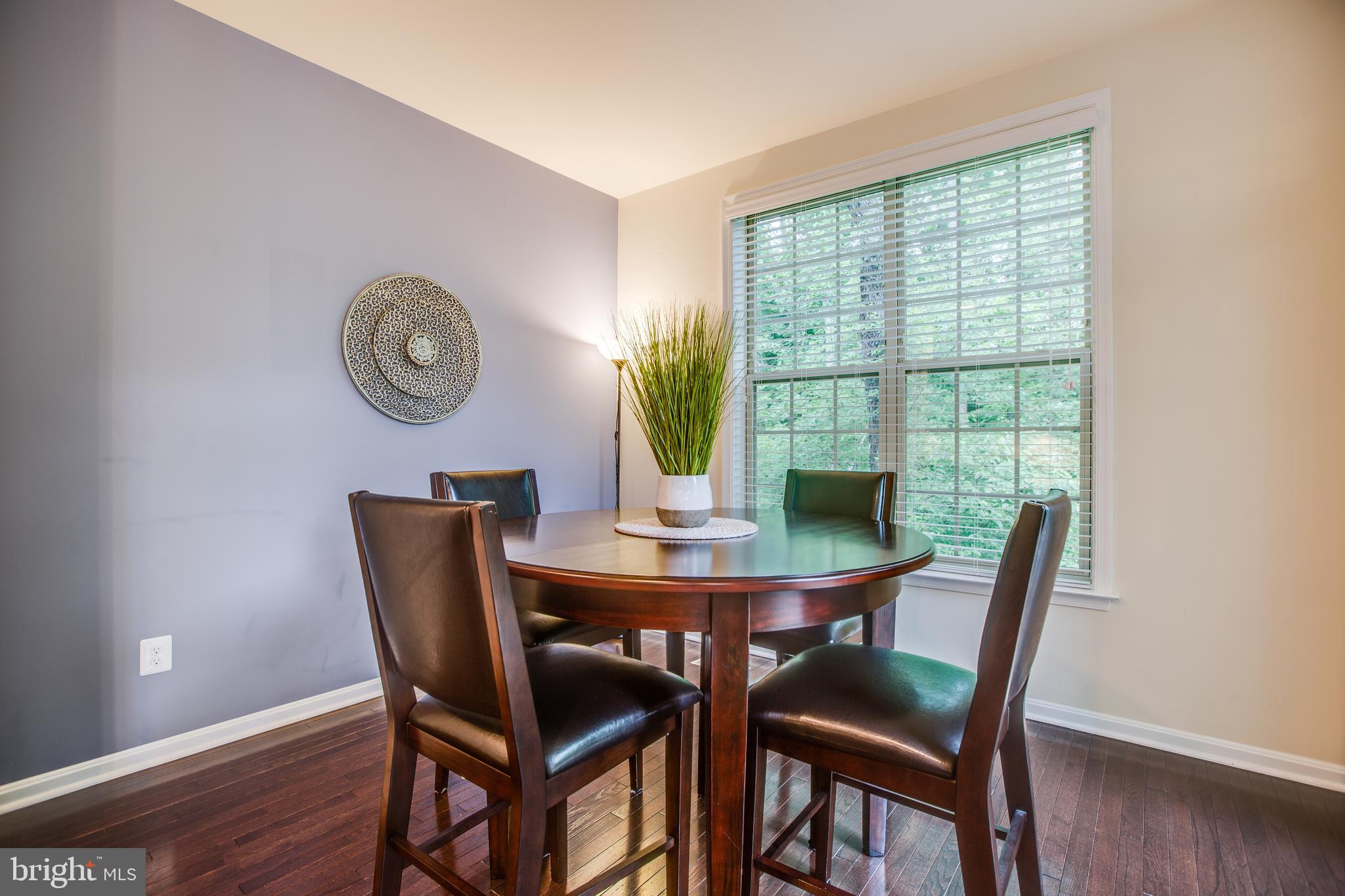 LYNDAM HILL - Residential