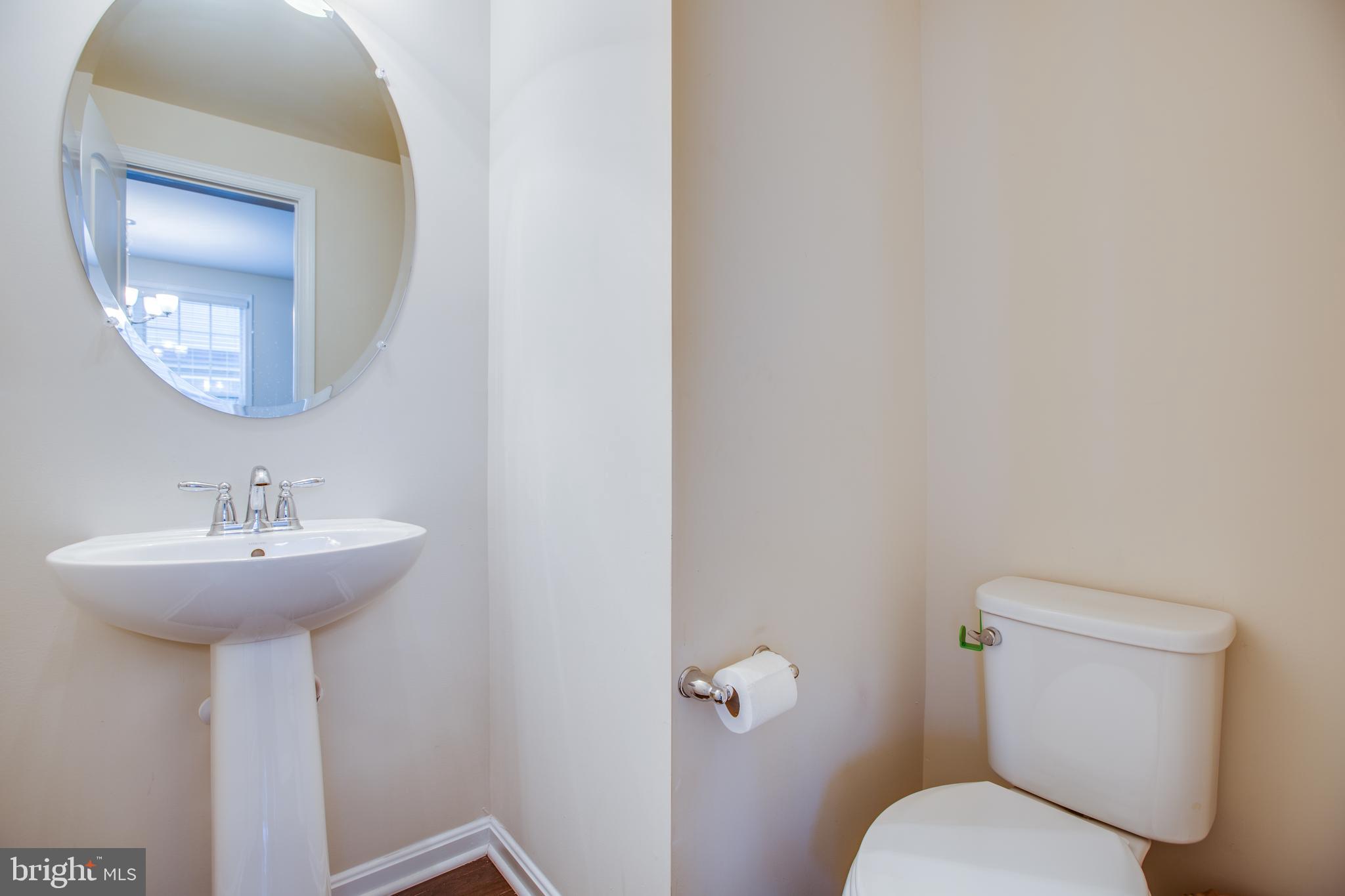 LYNDAM HILL - Residential