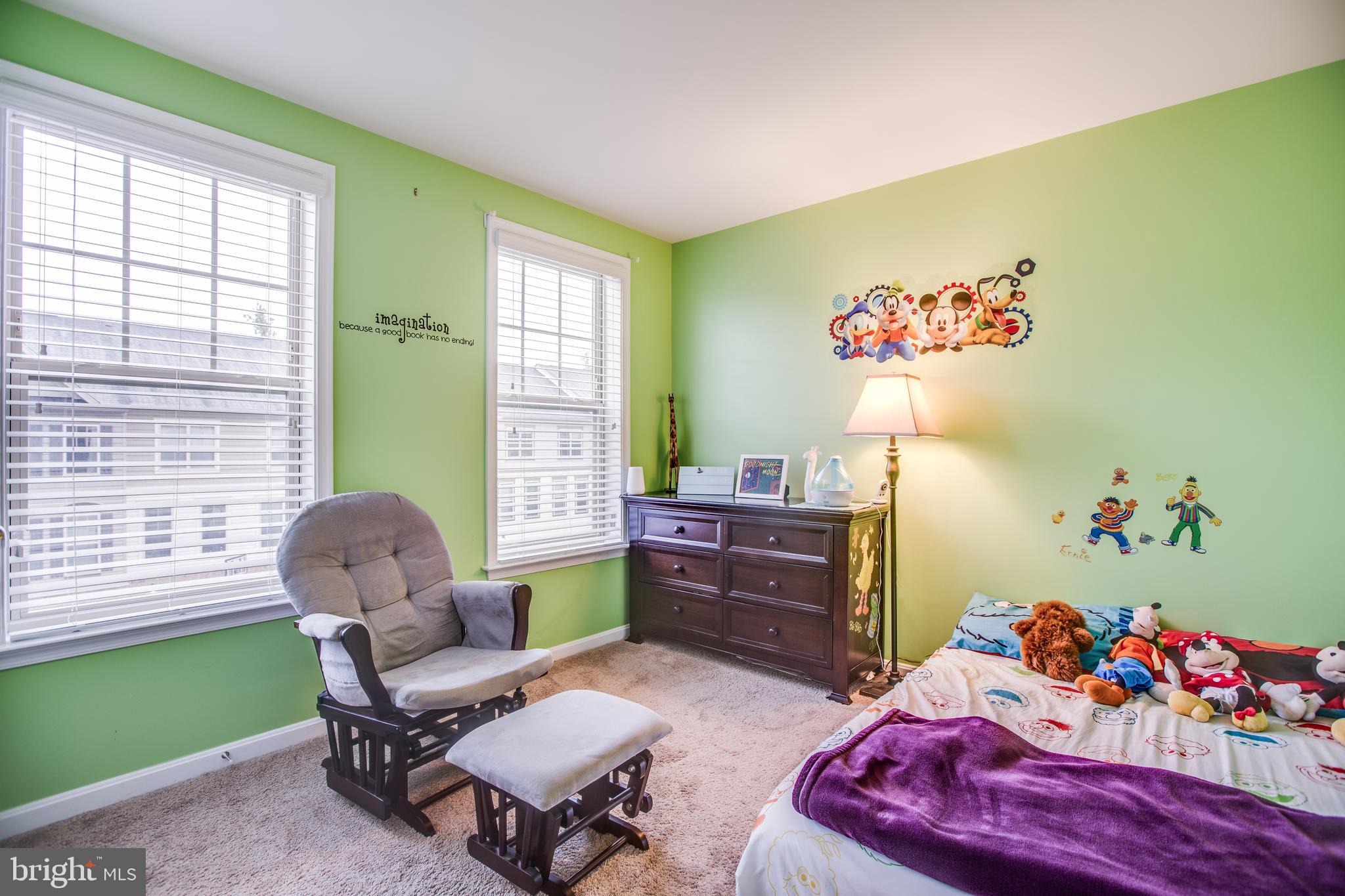 LYNDAM HILL - Residential