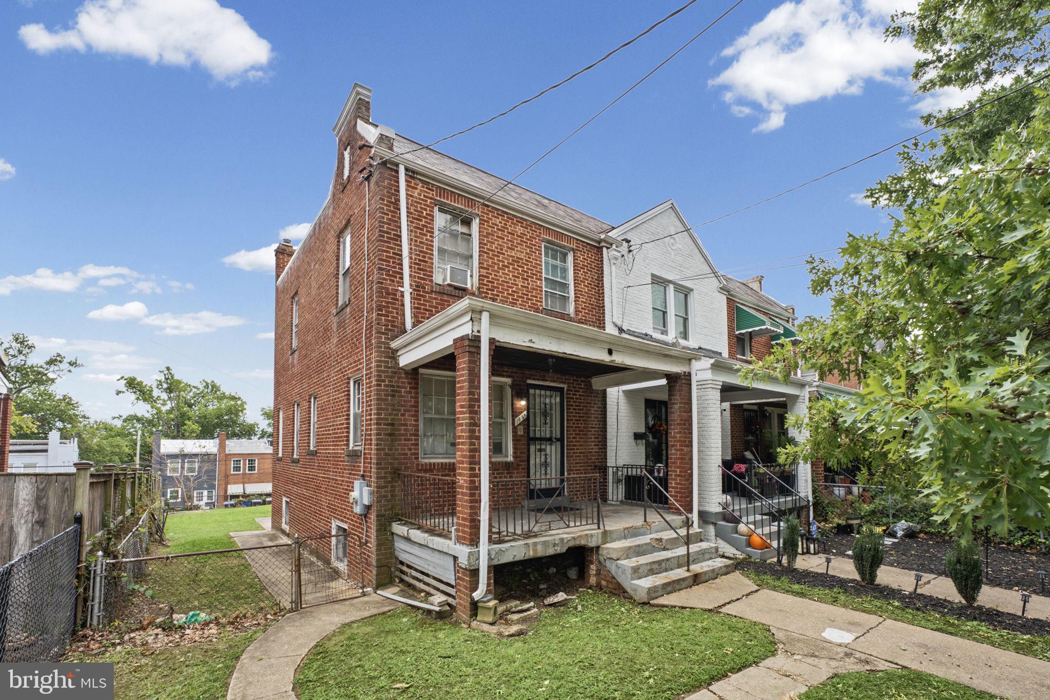 1648 FORT DAVIS STREET SE