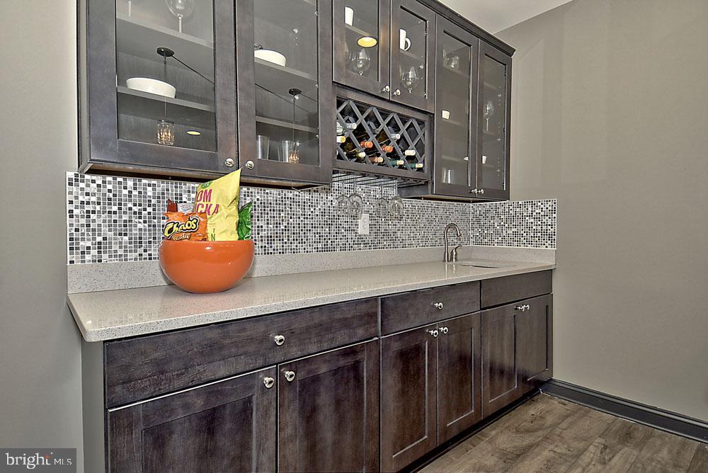 SURRATTS GARDENS - Residential