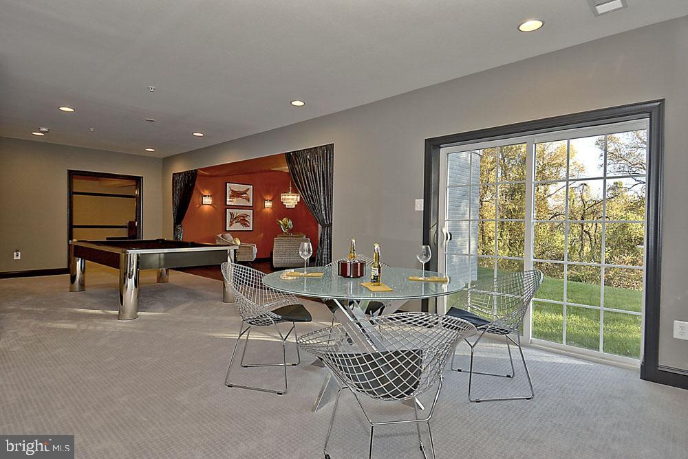 SURRATTS GARDENS - Residential