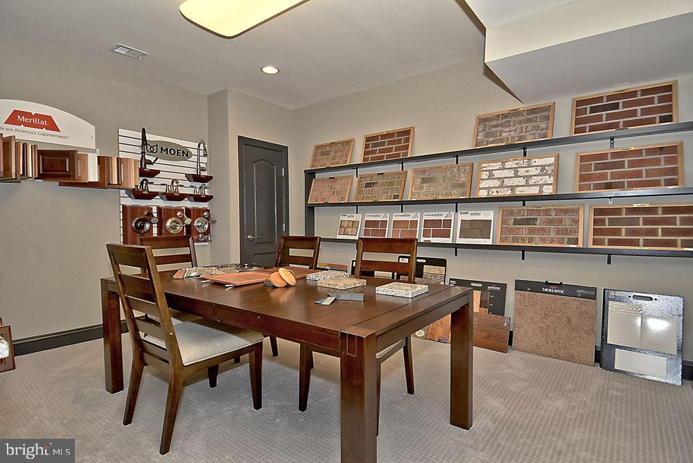 SURRATTS GARDENS - Residential