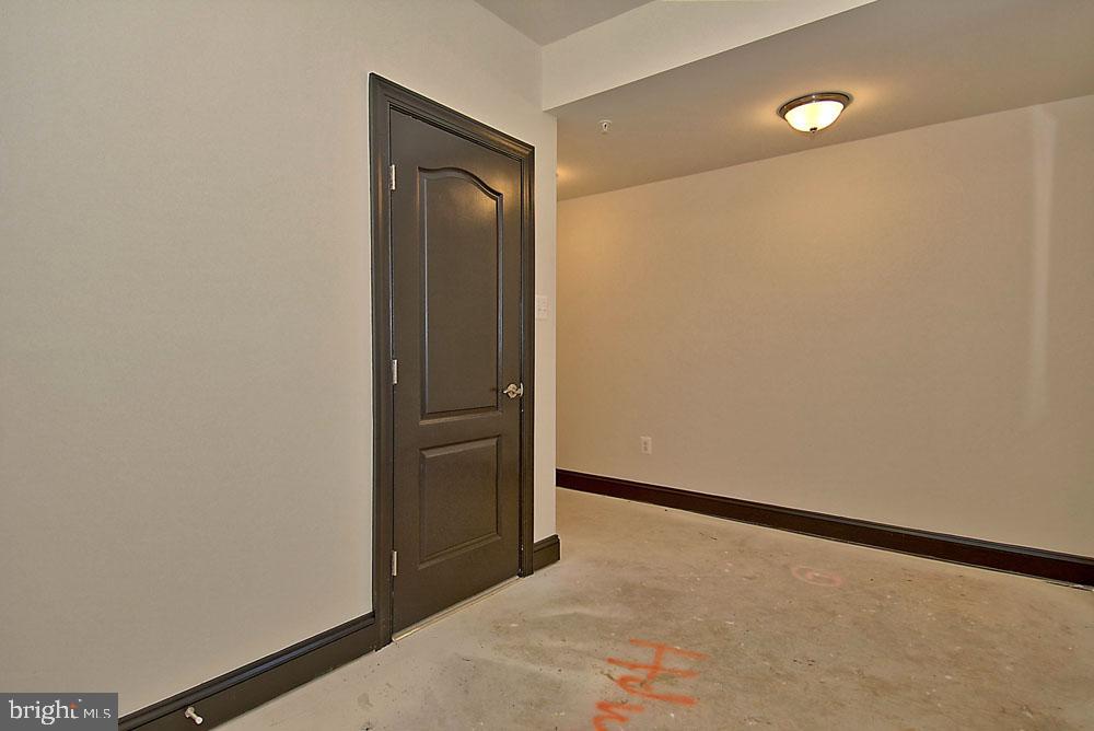 SURRATTS GARDENS - Residential