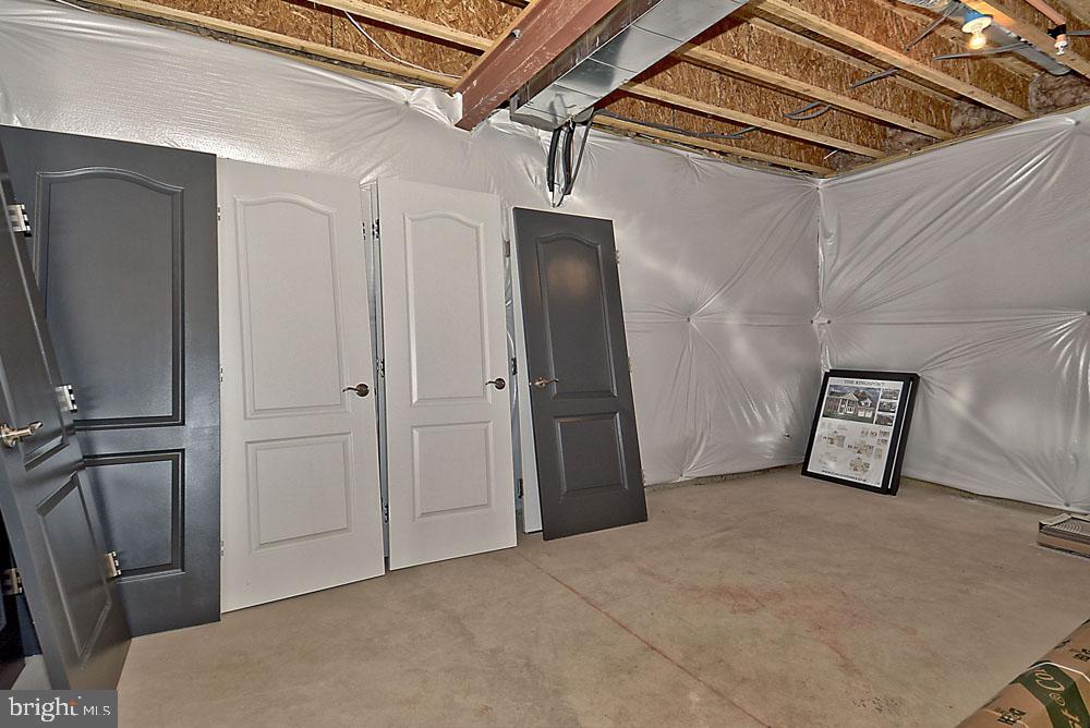 SURRATTS GARDENS - Residential