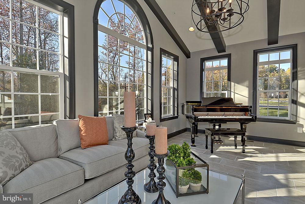 SURRATTS GARDENS - Residential