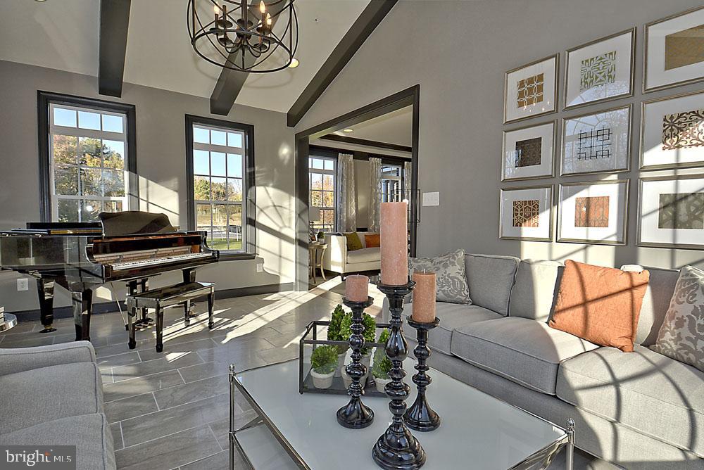 SURRATTS GARDENS - Residential