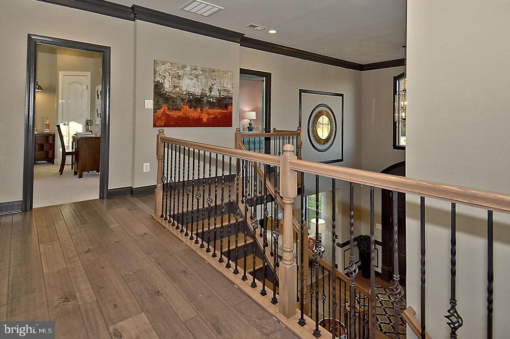 SURRATTS GARDENS - Residential