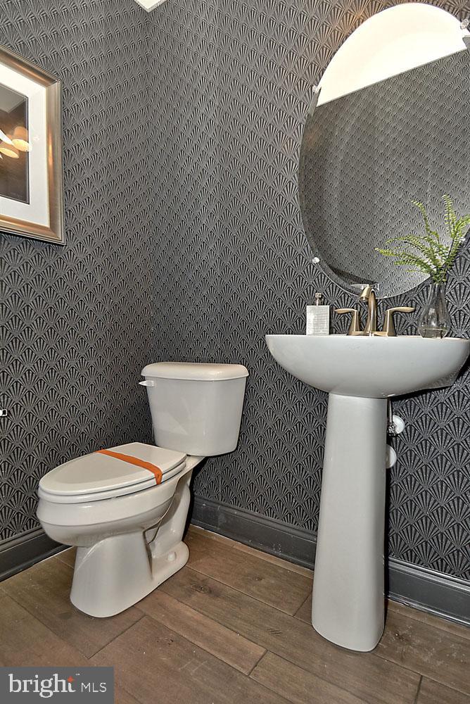 SURRATTS GARDENS - Residential