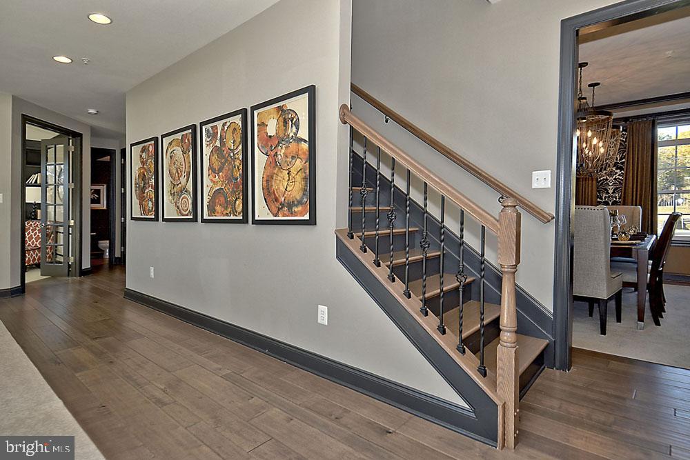 SURRATTS GARDENS - Residential