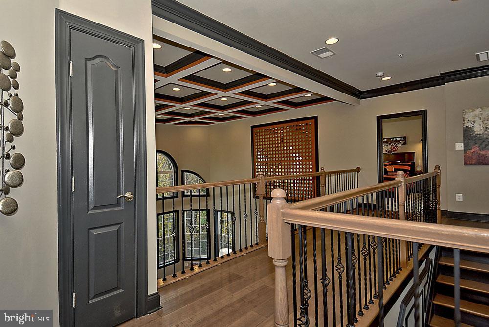 SURRATTS GARDENS - Residential