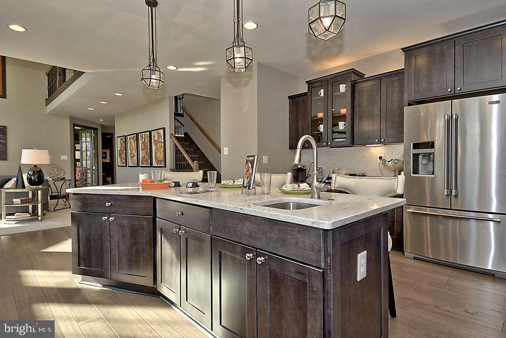 SURRATTS GARDENS - Residential