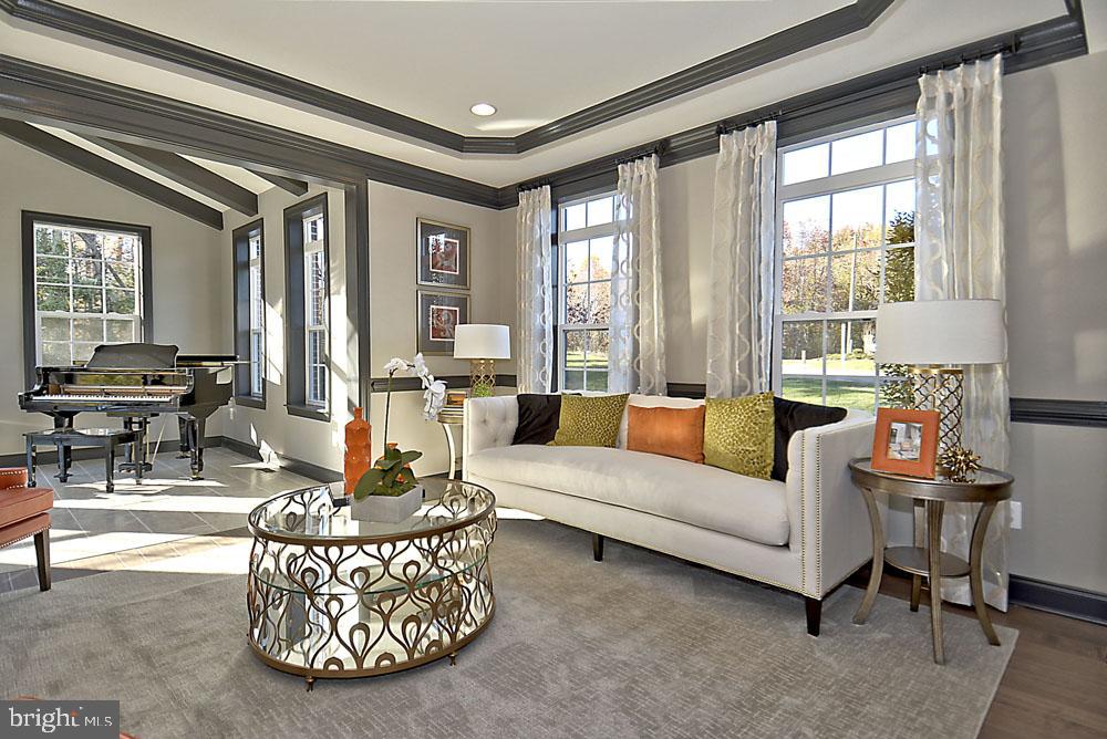 SURRATTS GARDENS - Residential