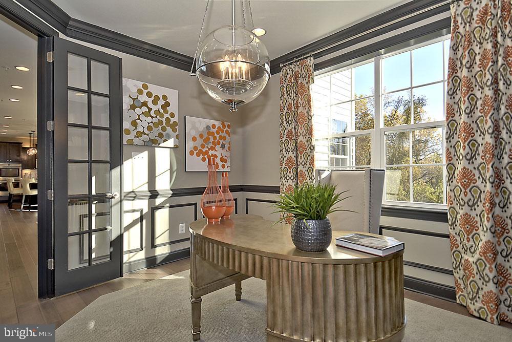 SURRATTS GARDENS - Residential